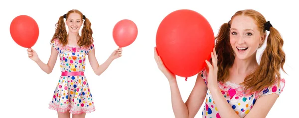 Kırmızı balonlu genç kadın beyazda izole edilmiş. — Stok fotoğraf