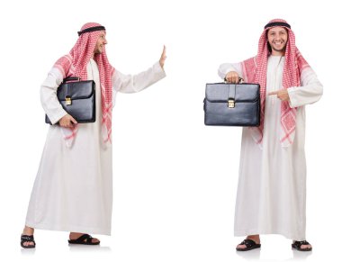 Arap adam beyaz arka plan üzerinde izole