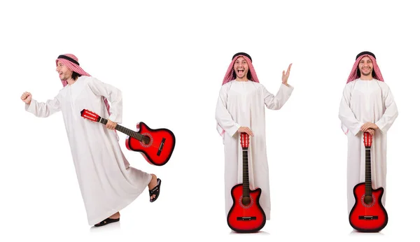 Arabiska mannen spelar gitarr isolerad på vit — Stockfoto