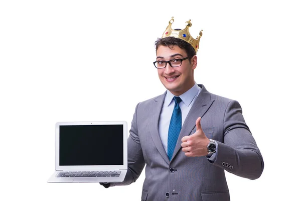 König Geschäftsmann hält einen Laptop isoliert auf weißem Hintergrund — Stockfoto
