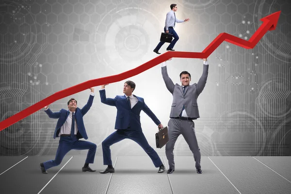 Ekonomik krizin iyileşmesini destekleyen işadamı