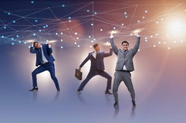 İş adamları ağ ağını kavramsal olarak destekliyor
