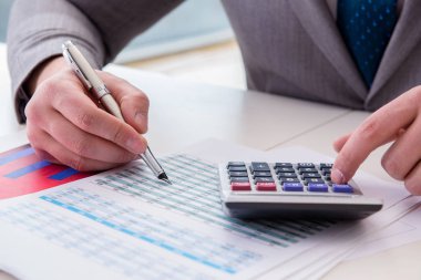 Finans analisti arıyor ve mali raporlar