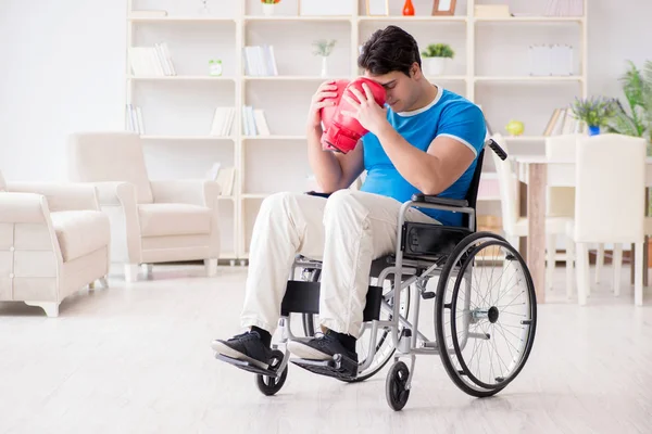 Boxeur handicapé au fauteuil roulant se rétablissant d'une blessure — Photo