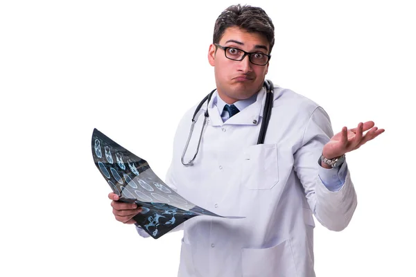 Młody lekarz trzymając RTG na białym tle na biały backgro — Zdjęcie stockowe