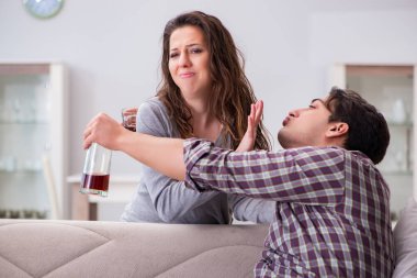 Sarhoş alkoliklerle aile içi şiddet kavramı