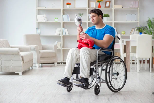 Вимкнено боксер на інвалідному візку від травм — стокове фото