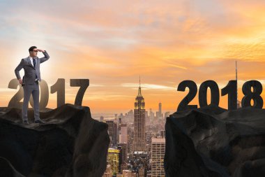 İş adamı 2017 'den 2018' e kadar bekliyor.