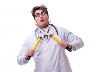 Beyaz izole makası ile komik doktor