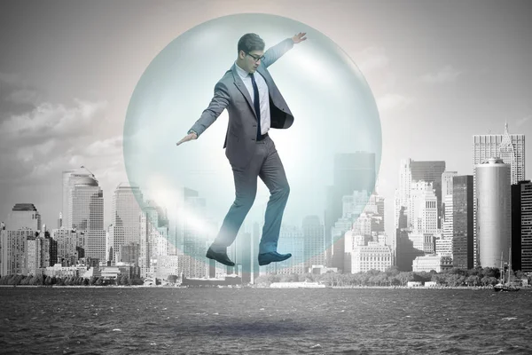 Affärsman som flyger inuti bubblan — Stockfoto