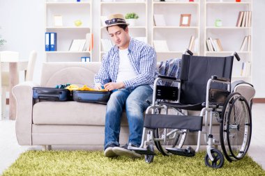 Genç engelli adam yaz tatiline hazırlanıyor