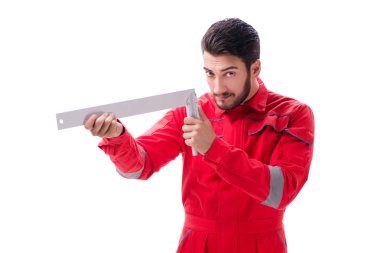 Kare cetveli olan genç bir tamirci beyaz arka planda izole edilmiş.