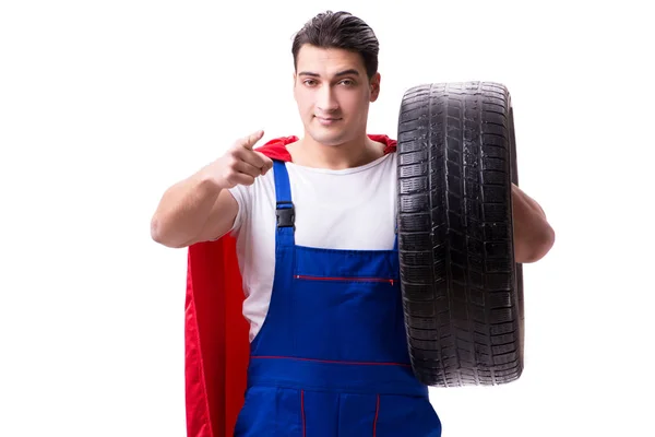 Superhrdina muž s pneumatikou izolované bílé pozadí — Stock fotografie
