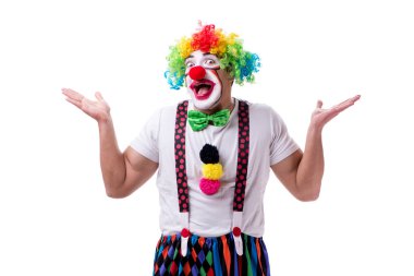 Beyaz arka planda aptalca davranan komik palyaço.