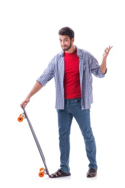 Beyaz kaykaylı genç bir kaykaycı.