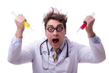 Beyaz şırıngalı komik doktor.