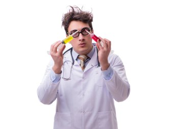 Beyaz şırıngalı komik doktor.