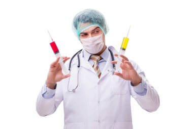 Beyaz şırıngalı komik doktor.