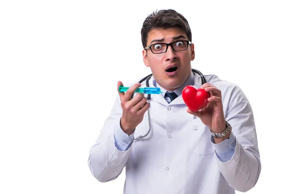 Jovem cardiologista masculino médico segurando um coração isolado em branco — Fotografia de Stock