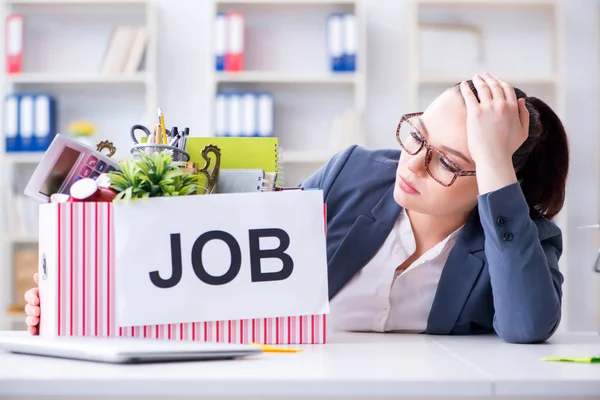 Empresária demite-se de seu emprego — Fotografia de Stock