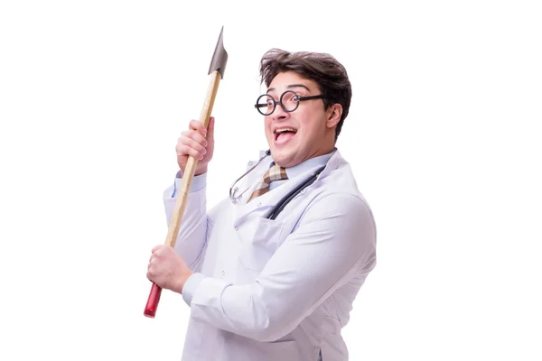 Grappige dokter met bijl geïsoleerd op wit — Stockfoto