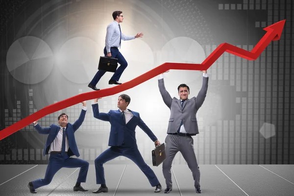 Ekonomik krizin iyileşmesini destekleyen işadamı