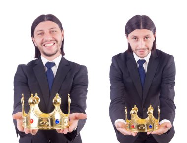 Taçlı bir iş adamı beyazlar içinde.