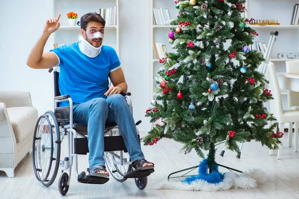 Sakatlanan adam Noel 'i evde kutluyor