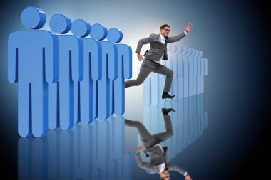 İş adamlarıyla kalabalık konseptinden uzak durmak