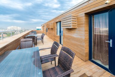 Teras kafe en üst katta.