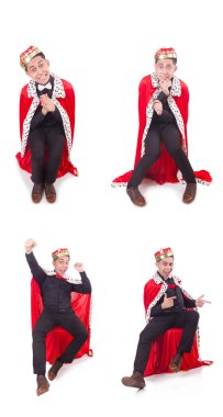 Taçlı bir iş adamı beyazlar içinde.