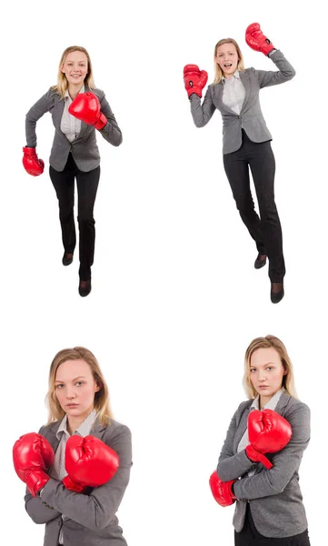 Mulher empresária com luvas de boxe em branco — Fotografia de Stock