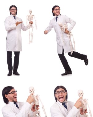 İskeleti beyaz olan komik öğretmen.