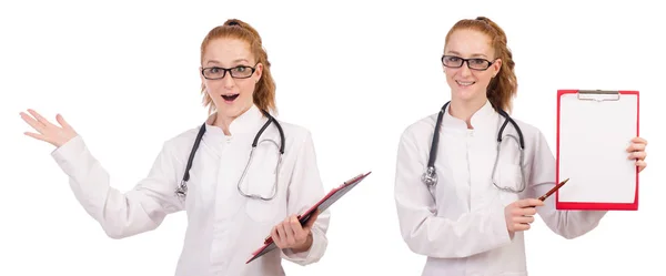 Médica muito feminina com estetoscópio isolado em branco — Fotografia de Stock