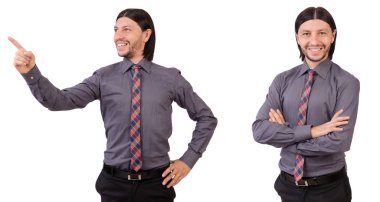 Beyaz izole gri elbiseli genç işadamı