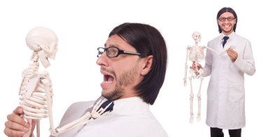 İskeleti beyaz olan komik öğretmen.