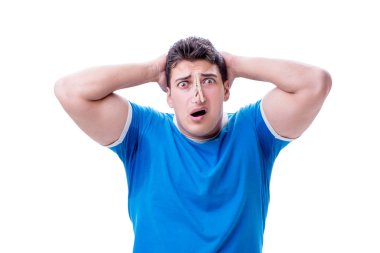 Aşırı derecede terleyen, kötü kokan bir adam, izole edilmiş beyaz bir köyde.