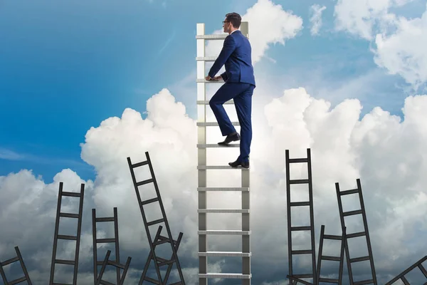 Concepto de carrera con hombre de negocios escalando escalera —  Fotos de Stock