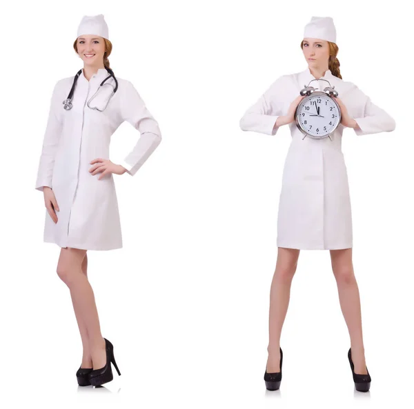 Ελκυστική γυναίκα γιατρό με stetothcope που απομονώνονται σε λευκό — Φωτογραφία Αρχείου