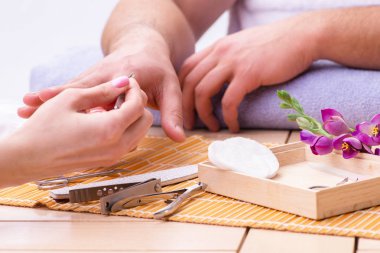 Erkekler için el manikürü konsepti