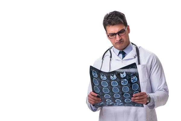 Jovem médico do sexo masculino segurando uma radiografia isolada no backgro branco — Fotografia de Stock