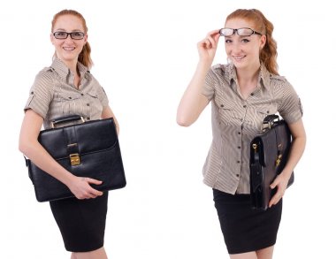 Genç ve güzel çalışan beyaz izole evrak çantası ile