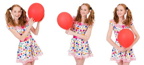年轻女子与红色气球隔离在白色上 — 图库照片