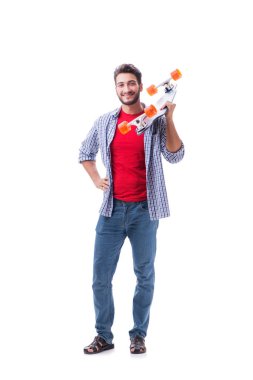 Beyaz kaykaylı genç bir kaykaycı.