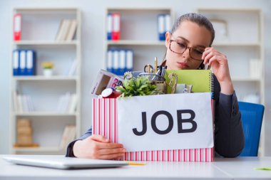 İş kadını işinden istifa ediyor