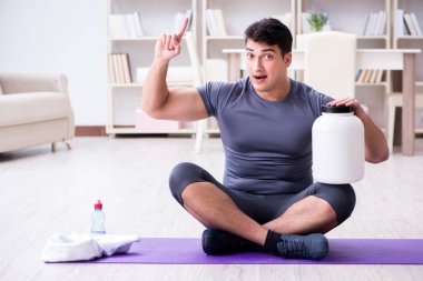 Sporda gıda takviyesi ve sağlıklı yaşam tarzı olan bir adam.