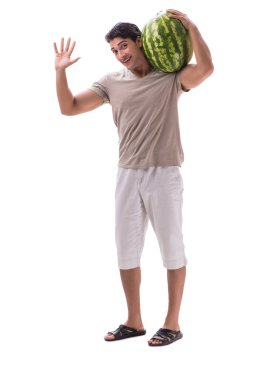 Karpuzlu genç adam beyazda izole edilmiş.