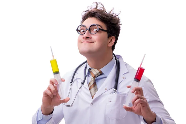 Αστείος γιατρός με σύριγγα που απομονώνεται σε λευκό — Φωτογραφία Αρχείου