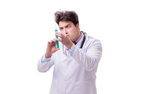 Médecin drôle avec seringue isolée sur blanc — Photo