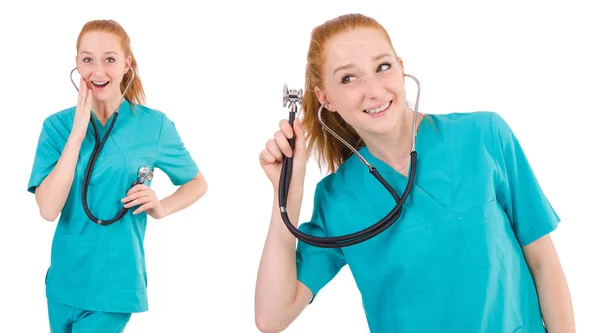 Jeune stagiaire en médecine avec stéthoscope isolé sur blanc — Photo